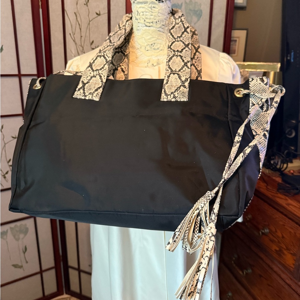 Elegant Black and Gray Snake Print Tote